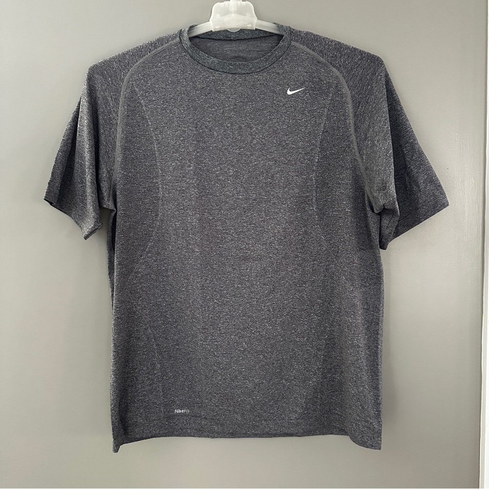 Nike Men's Dark Gray Short Sleeve Tee
